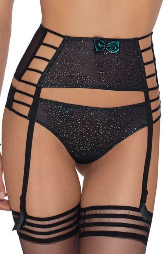 roza_ilaris_brief_thong_suspbelt_close_up_2.jpg