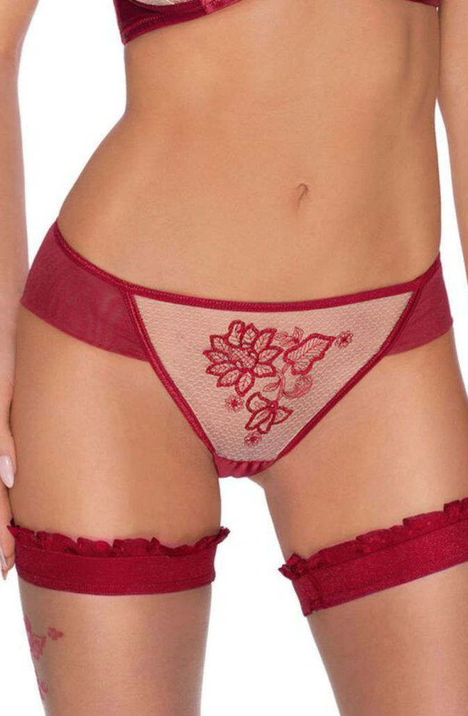 roza_mehendi_brief_claret_close_up.jpg